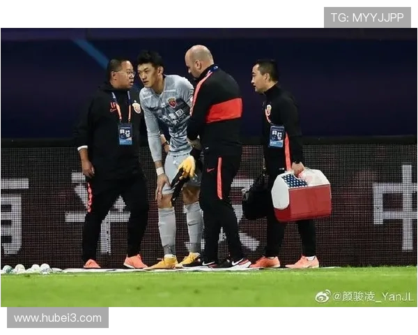 颜骏凌伤情引关注节后将赴医院复查球迷担忧康复进展情况